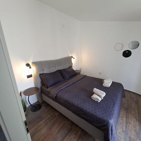 Apartman Simun Apartamento Primošten Exterior foto
